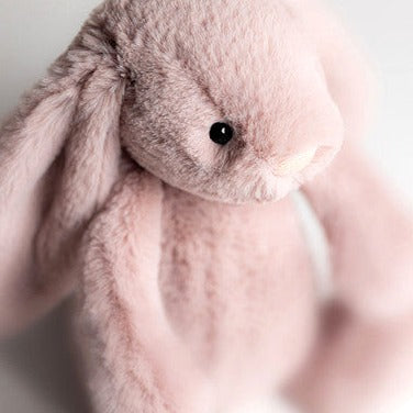 Bashful Luxe Bunny Rosa